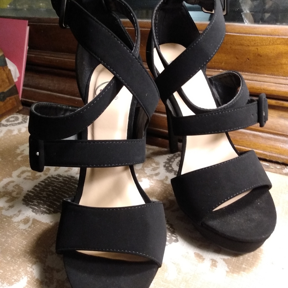 Heels - Picture 7 of 12